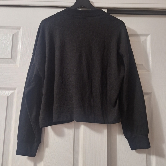 NWOT Social Standard by Sanctuary Black Cropped Cardigan Size M - Picture 4 of 6